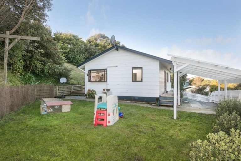 Photo of property in 7 Sombrero View, Ascot Park, Porirua, 5024