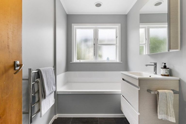 Photo of property in 4 Arapiko Street, Johnsonville, Wellington, 6037