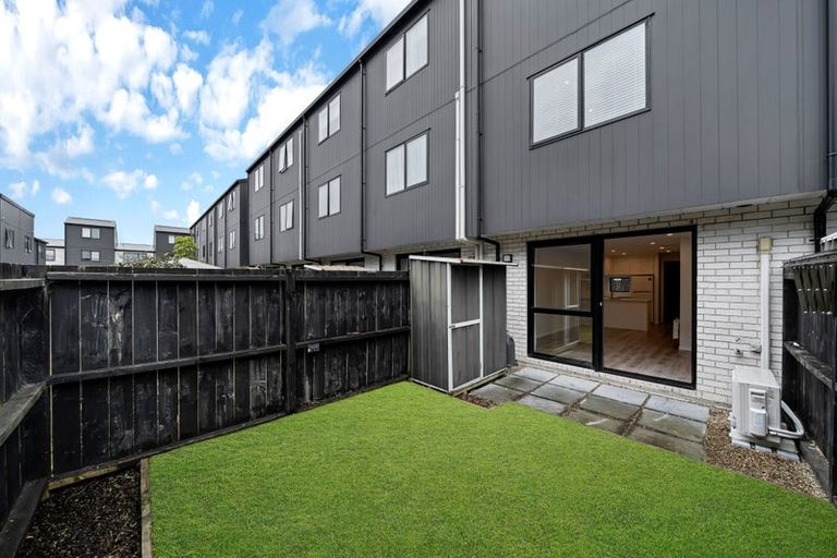 Photo of property in 42 Ivy Nola Way, Henderson, Auckland, 0612