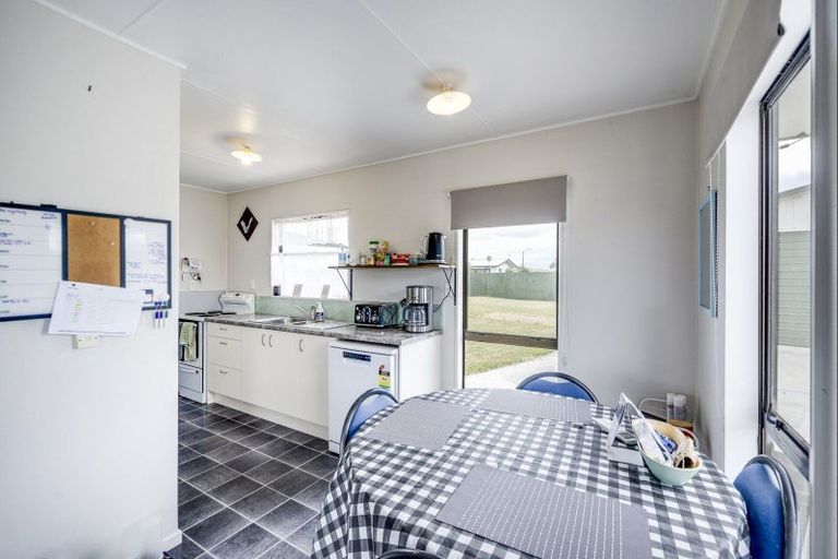 Photo of property in 338 Flaxmere Avenue, Flaxmere, Hastings, 4120