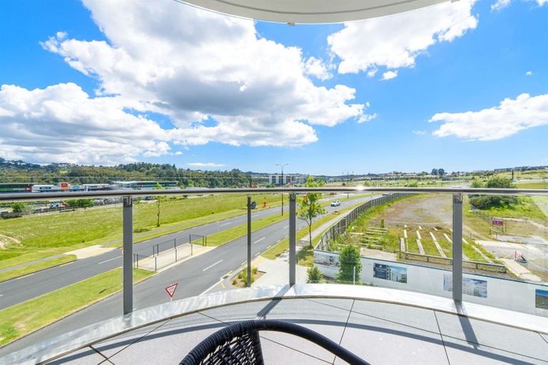 Photo of property in 604/27 Don Mckinnon Drive, Albany, Auckland, 0632