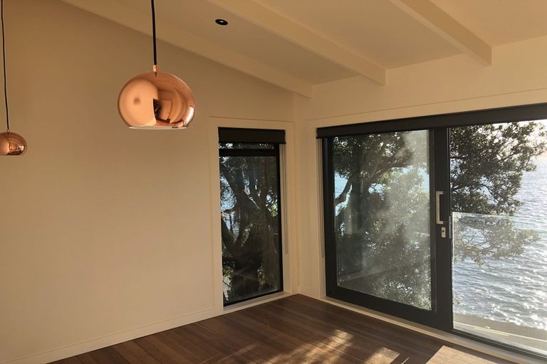 Photo of property in 725 Marine Drive, Eastbourne, Lower Hutt, 5013