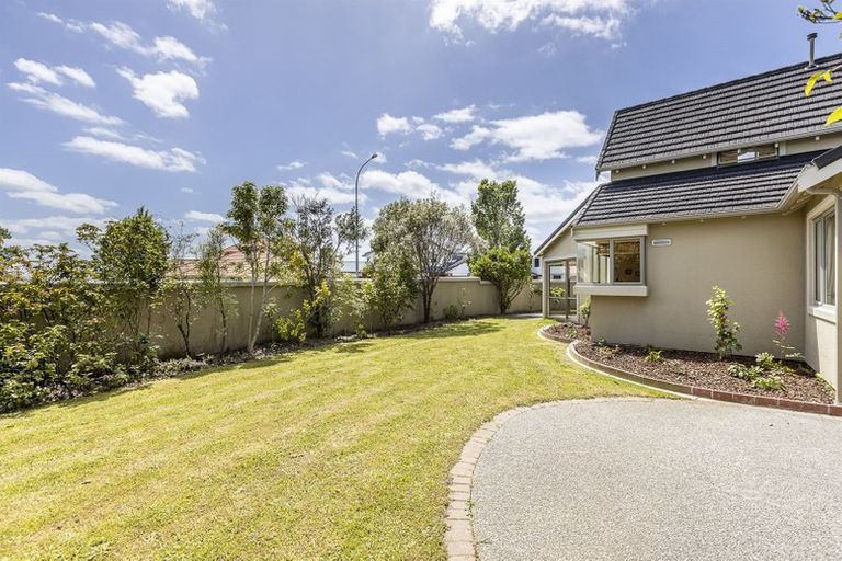 Photo of property in 20 Ruapehu Drive, Fitzherbert, Palmerston North, 4410