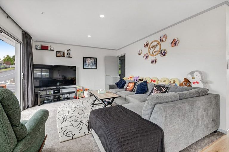 Photo of property in 1 Devonshire Road, Unsworth Heights, Auckland, 0632