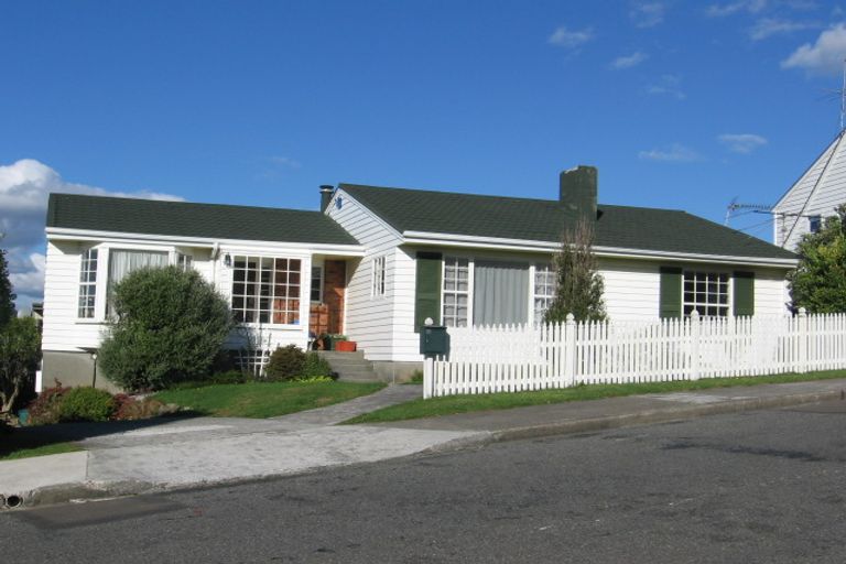 Photo of property in 10 Cranwell Street, Churton Park, Wellington, 6037