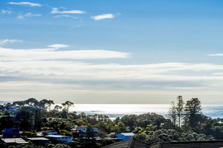 Photo of property in 77 Deep Creek Road, Waiake, Auckland, 0630