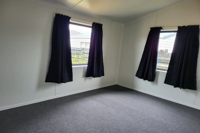 Photo of property in 67 Rhodes Drive, Kelvin Grove, Palmerston North, 4414