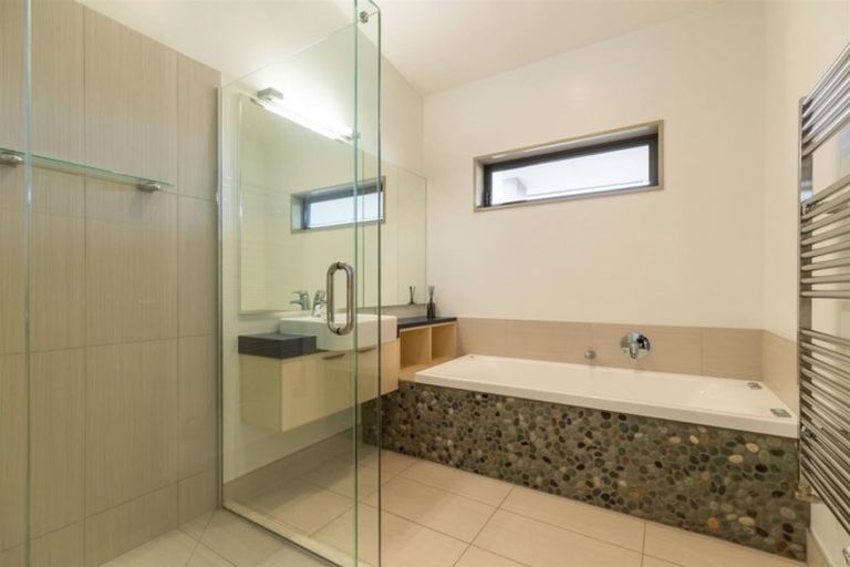 Photo of property in 31 Hardie Place, Albert Town, Wanaka, 9305