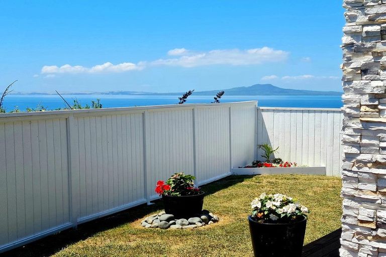 Photo of property in 123b Churchill Road, Rothesay Bay, Auckland, 0630