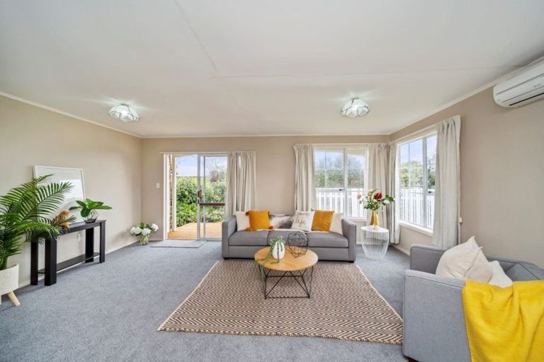 Photo of property in 35 Wesley Avenue, Frankleigh Park, New Plymouth, 4310