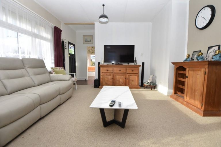 Photo of property in 14 Wakelin Street, Carterton, 5713