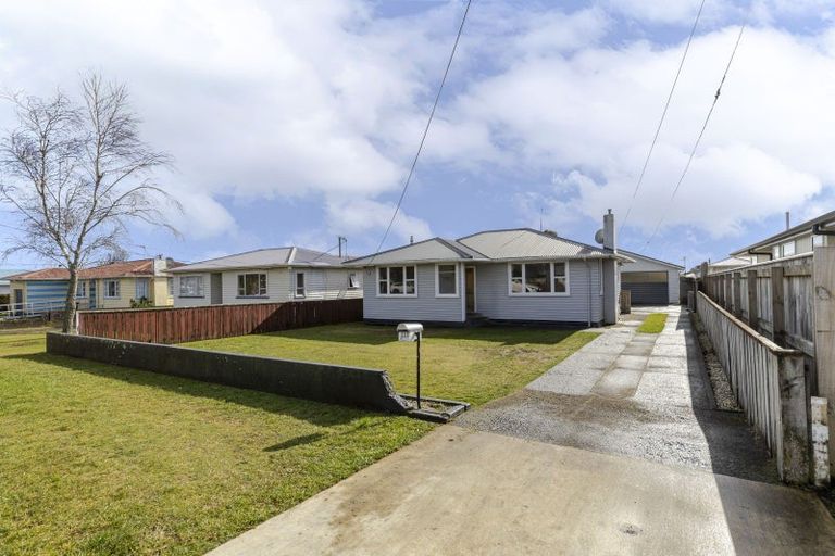 Photo of property in 237 Huatoki Street, Upper Vogeltown, New Plymouth, 4310