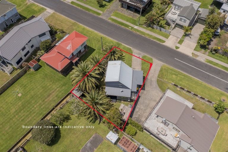 Photo of property in 5 Surf Street, Whitianga, 3510