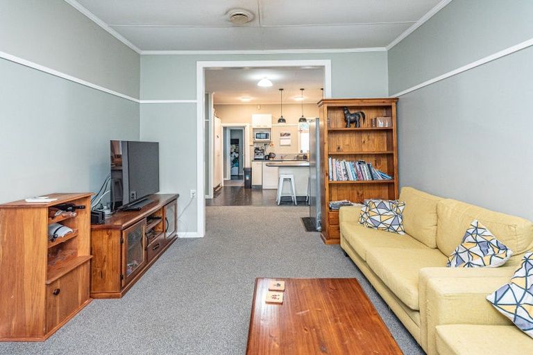 Photo of property in 74 Portal Street, Durie Hill, Whanganui, 4500
