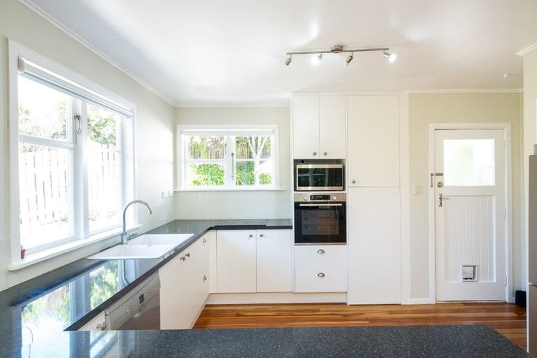 Photo of property in 18 Margaret Avenue, Havelock North, 4130