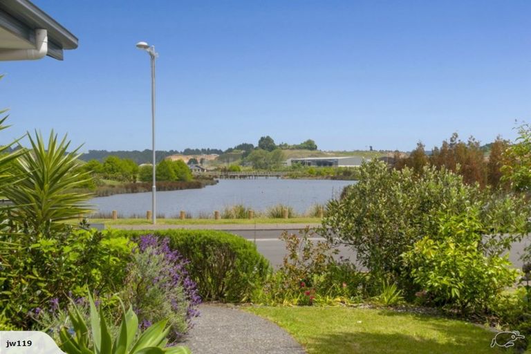 Photo of property in 11 Lakeview Quay, Pyes Pa, Tauranga, 3112