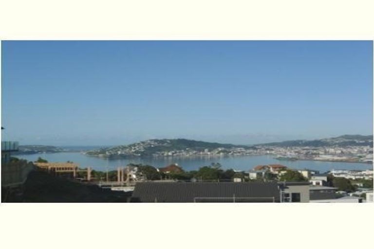 Photo of property in 52d Mandalay Terrace, Khandallah, Wellington, 6035