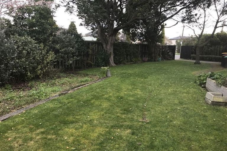 Photo of property in 16 Balgay Street, Upper Riccarton, Christchurch, 8041