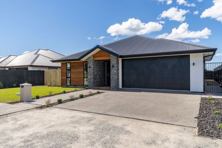 Photo of property in 16 Roys Street, Marshland, Christchurch, 8083
