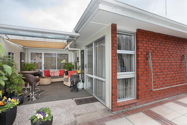 Photo of property in 10 Rainforth Street, Roslyn, Palmerston North, 4414