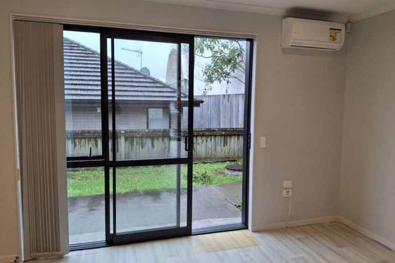 Photo of property in 98 Beach Haven Road, Beach Haven, Auckland, 0626