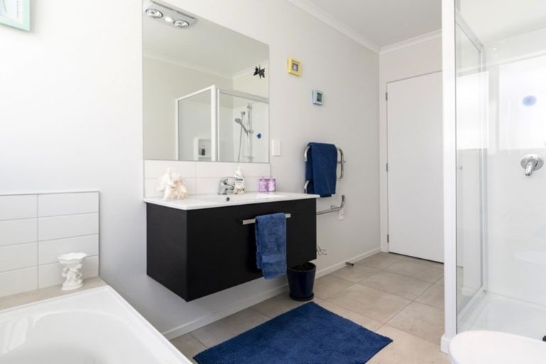 Photo of property in 88 Bert Wall Drive, Omokoroa, 3114