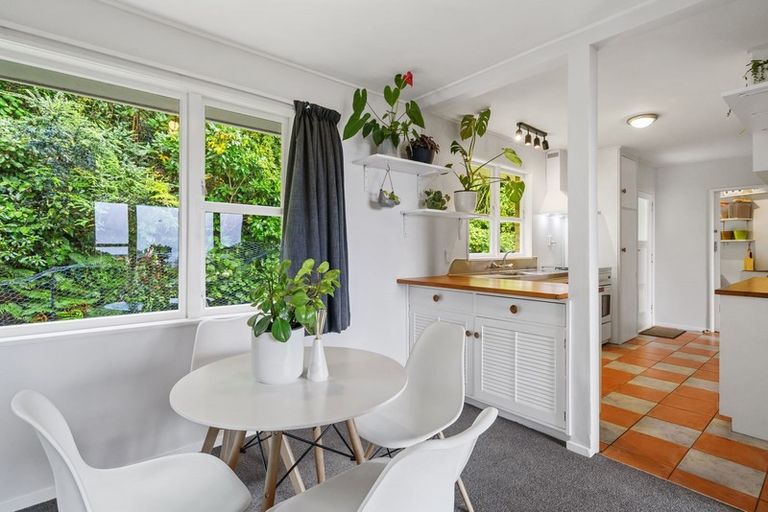 Photo of property in 93 Dowse Drive, Maungaraki, Lower Hutt, 5010