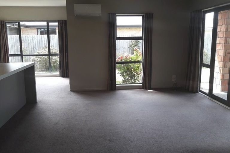 Photo of property in 6 Kotare Avenue, Rangiora, 7400