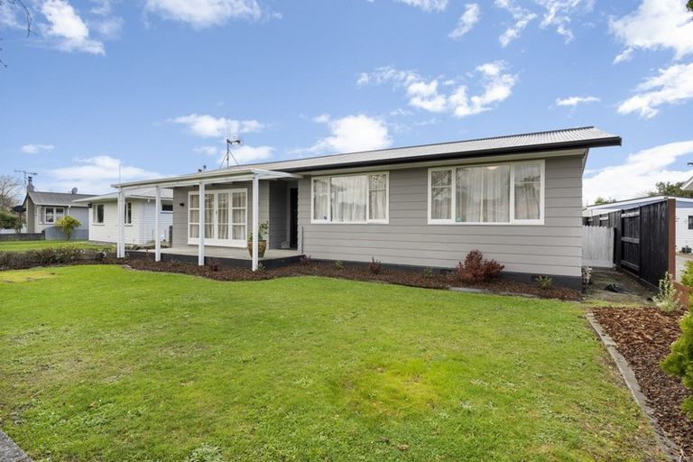 Photo of property in 134 Ruamahanga Crescent, Terrace End, Palmerston North, 4410