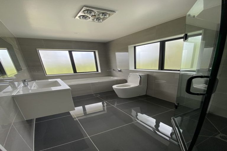 Photo of property in 30 Mettam Drive, Swanson, Auckland, 0614