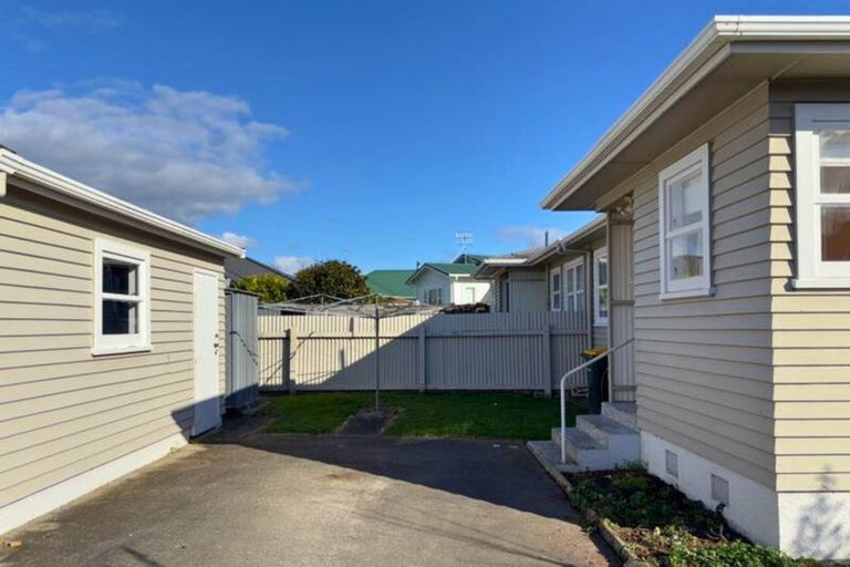 Photo of property in 34 Queenwood Road, Levin, 5510