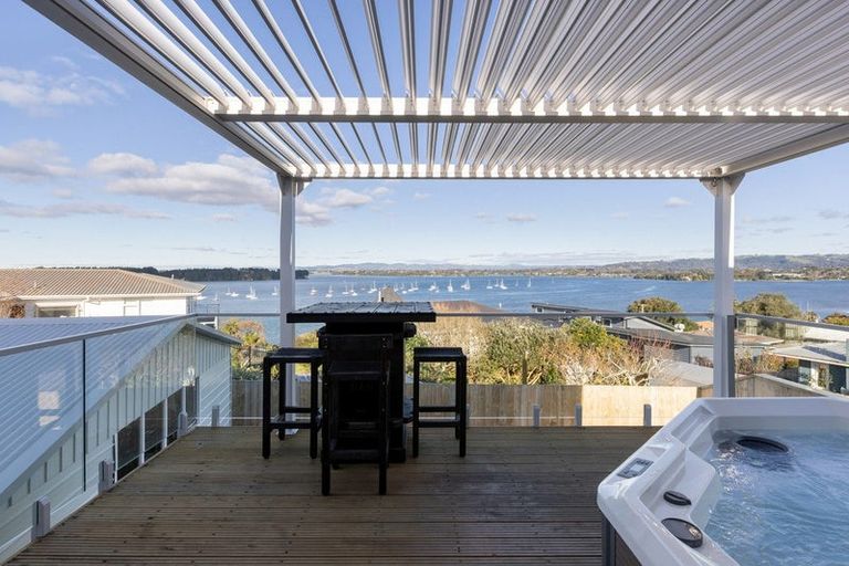 Photo of property in 35 Coppelia Avenue, Omokoroa, 3114