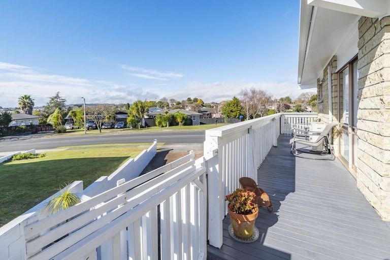 Photo of property in 71 Ray Small Drive, Pahurehure, Papakura, 2113