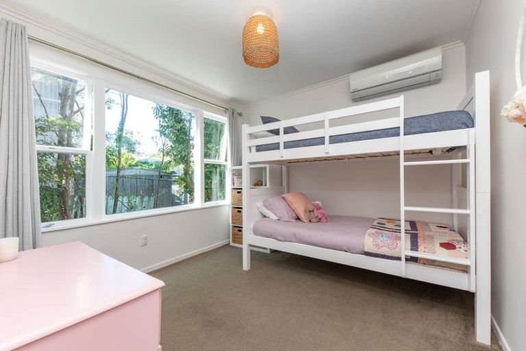 Photo of property in 22 Stottholm Road, Titirangi, Auckland, 0604