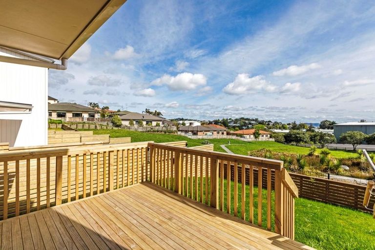 Photo of property in 8 Seafarer Crescent, Stanmore Bay, Whangaparaoa, 0932