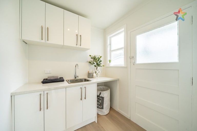 Photo of property in 43 Benge Crescent, Naenae, Lower Hutt, 5011