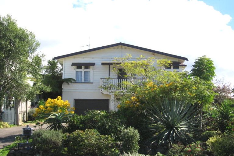 Photo of property in 1/55 Chislehurst Street, Henderson, Auckland, 0612