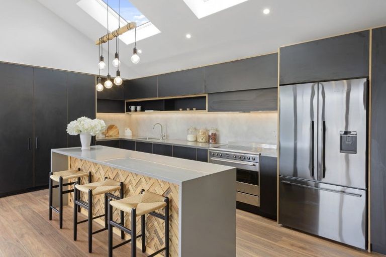 Photo of property in 144 Weston Road, St Albans, Christchurch, 8052