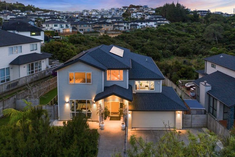 Photo of property in 9 Taraire Place, Orewa, 0931