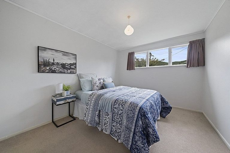 Photo of property in 3 Saint Edmund Crescent, Tawa, Wellington, 5028