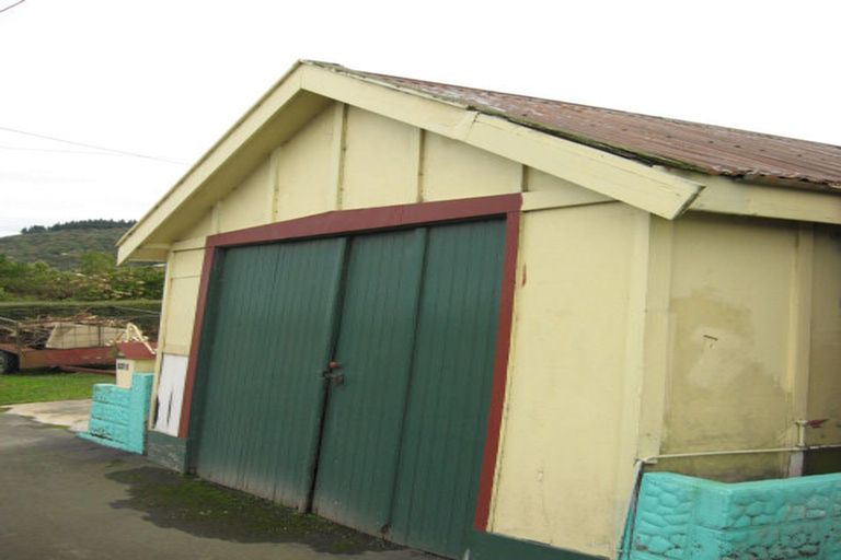 Photo of property in 201 Ravensbourne Road, Ravensbourne, Dunedin, 9022