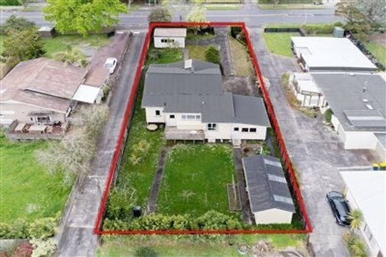 Photo of property in 49 View Road, Henderson, Auckland, 0612