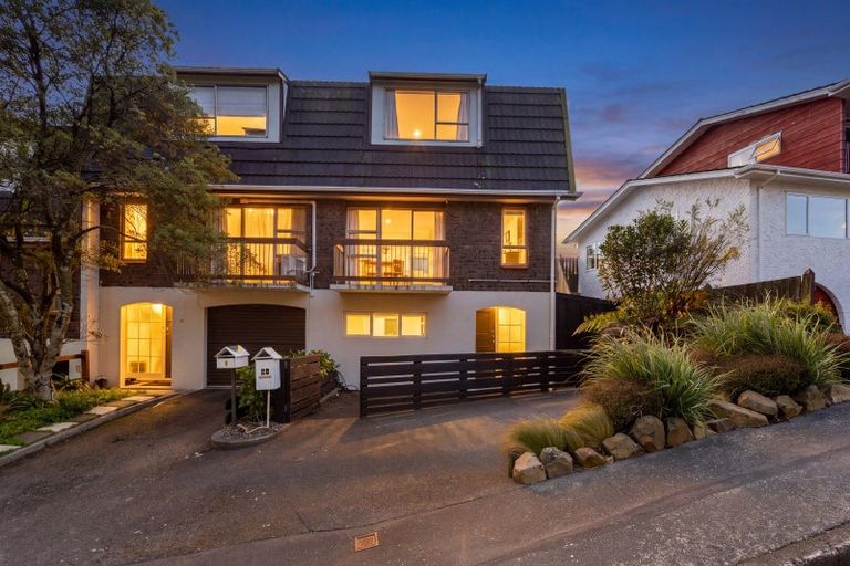 Photo of property in 3a Southern Cross Crescent, Island Bay, Wellington, 6023