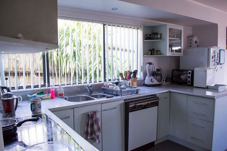 Photo of property in 95 Seaview Road, Glenfield, Auckland, 0629