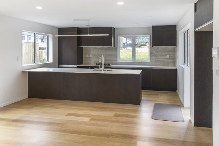 Photo of property in 22 Pikao Place, East Tamaki, Auckland, 2016