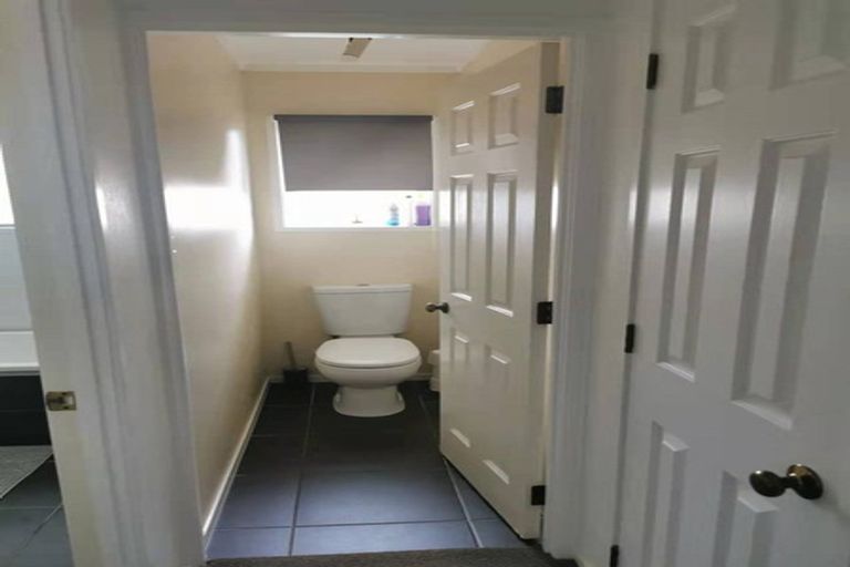 Photo of property in 4 Fieldstone Court, Northpark, Auckland, 2013