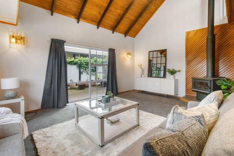 Photo of property in 17 Walford Drive, Lynmore, Rotorua, 3010