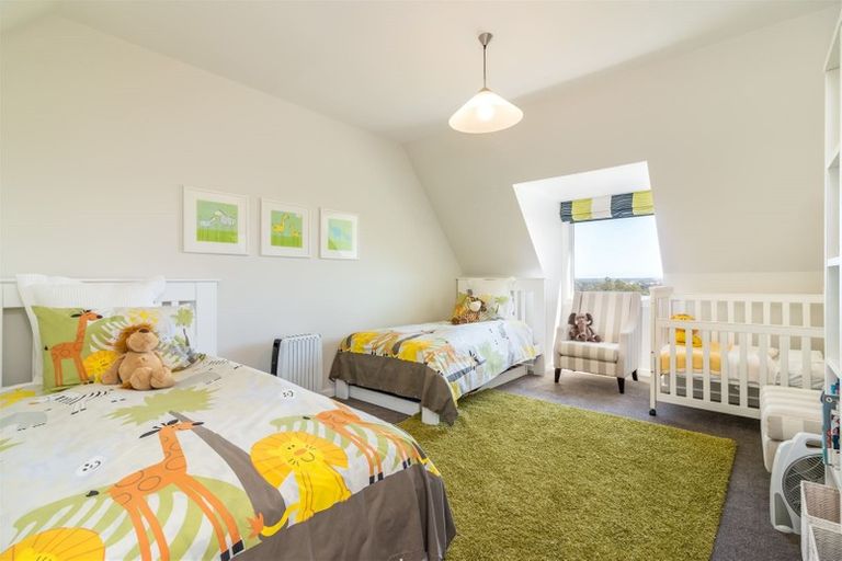 Photo of property in 4 Nehru Place, Cashmere, Christchurch, 8022