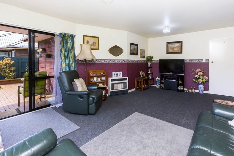 Photo of property in 39b Gemstone Drive, Birchville, Upper Hutt, 5018