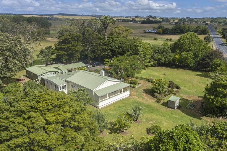 Photo of property in 2059 State Highway 16, Helensville, 0875